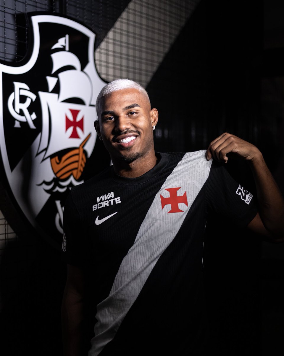 newscolina's tweet photo. Cuiabano está aguardando o transferban do Botafogo cair, eles disseram…

Bem-vindo ao Vasco, bom &amp; novo! ✍️

📷 Matheus Lima/Vasco https://t.co/dZAL6kuTZT