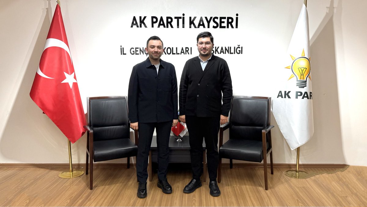 Önceki dönem İl Gençlik Kolları Teşkilat Başkanımız Sayın Yunus Emre Köse, İl Gençlik Kolları Başkanlığımızı ziyaret etti. 

Nazik ziyaretleri için kendilerine teşekkür ederiz.