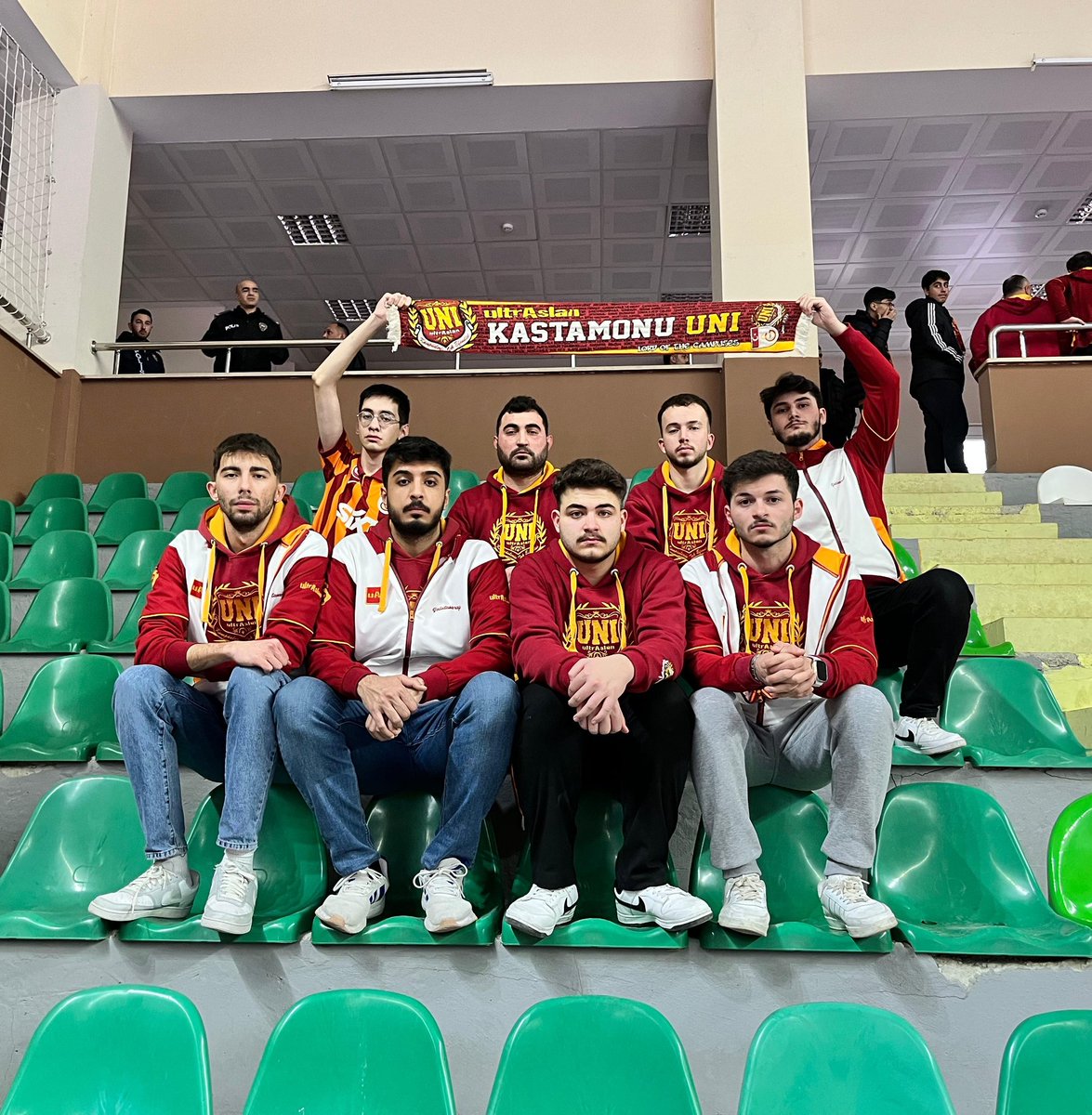 Galatasaray’ımızı Efeler Ligi’nde Akkuş Bld. ile olan maçında deplasmanda yalnız bırakmadık.

#ultrAslanUNI