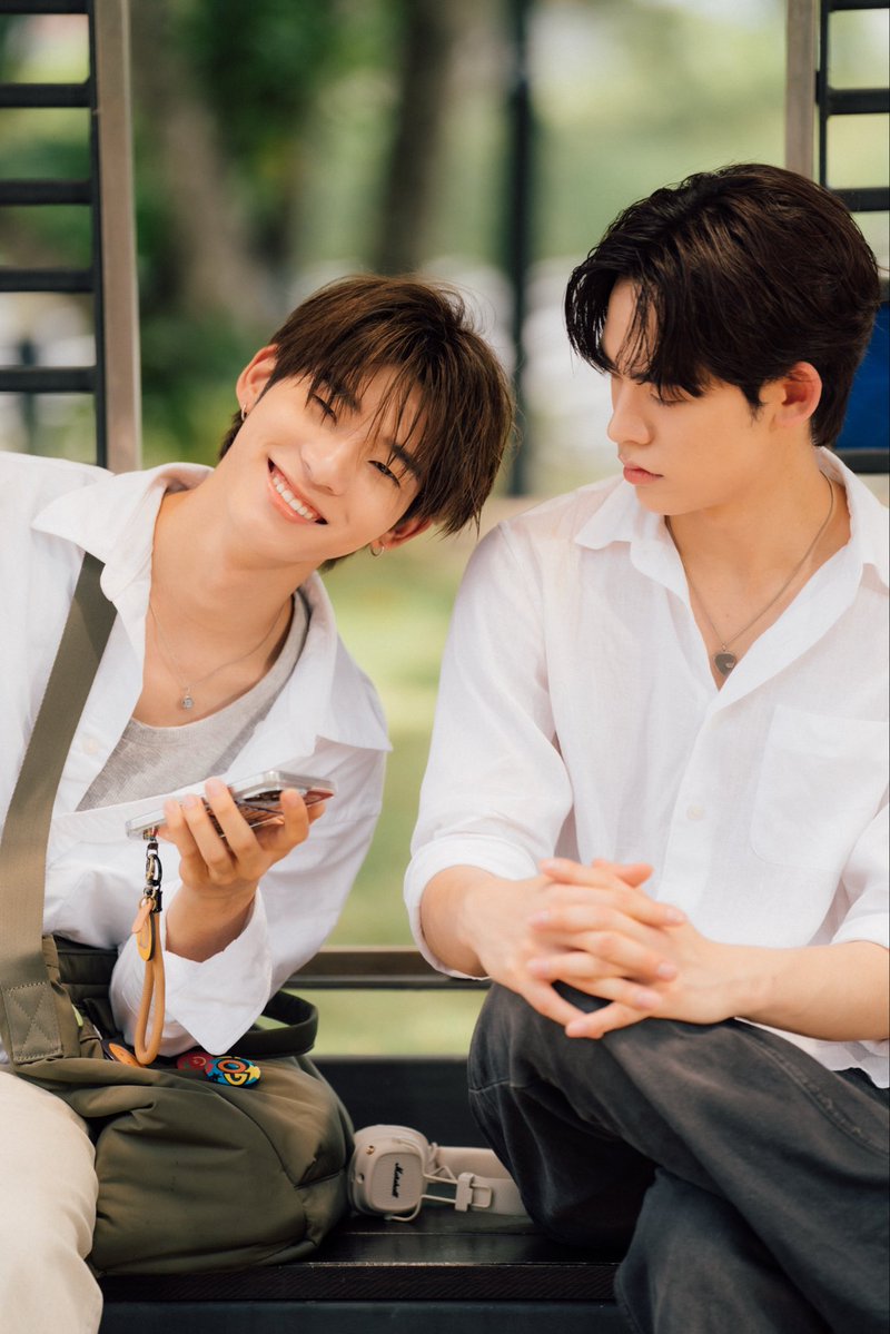 ขอบคุณ ภูธัชชัย กับ จินวุค ที่เข้ามาช่วยทำให้ซีนนี้สมบูรณ์นะค้าบ 

DUANG WITH YOU EP2
#ด้วงกับเธอEP2