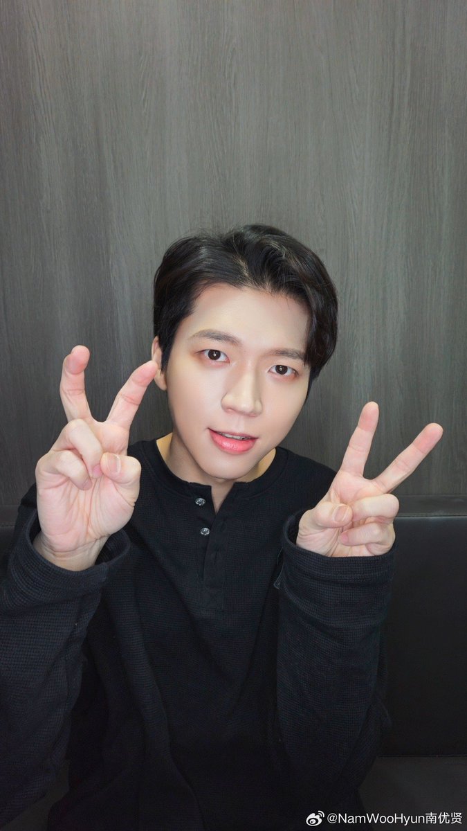 ifntinfo's tweet photo. [SNS] 260208 INFINITE Woohyun Official Weibo Update

"Whose birthday is it today?!
Heheh it's mineㅎㅎ🤔🎂🎉
I received many blessings, I'm very grateful❤️"

#인피니트 #우현 #남우현 #우리에겐_온리남우현_생일축하해 #Happy35thWoohyunDay https://t.co/shvVKM7sXX https://t.co/qEW6A37Z9y