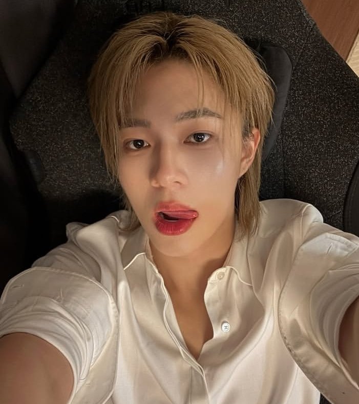 acervozeenunew's tweet image. MINHA VISÃO TA PRETA