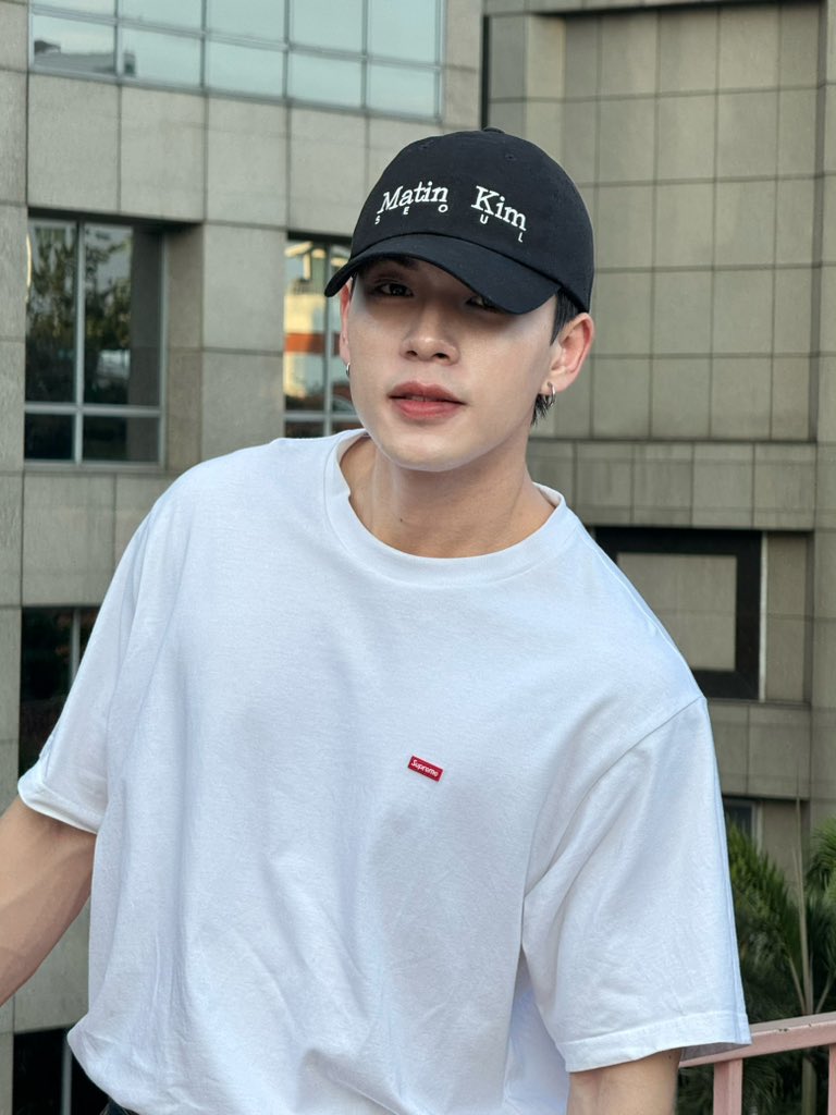 Kit Ronnakit tweet media