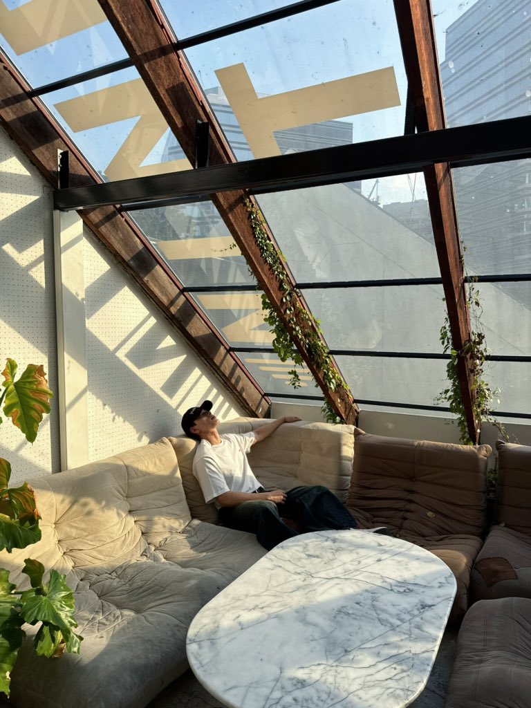 Kit Ronnakit tweet media