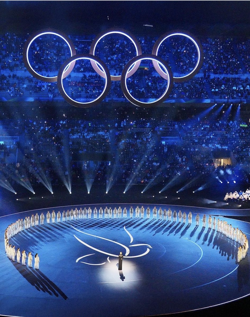 Una cerimonia d’apertura delle Olimpiadi invernali degna di un Paese come l’Italia.

#cerimoniadiapertura