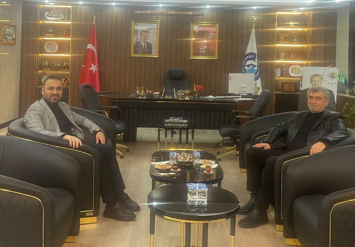 📍Belediye Hizmet Binası 

Ondokuz Mayıs Üniversitesi İlahiyat Fakültesi Dinler Tarihi Anabilim Dalı Başkanı Sn. Prof. Dr. Cengiz Batuk hocamıza ziyaretleri dolayısıyla teşekkür ediyorum.