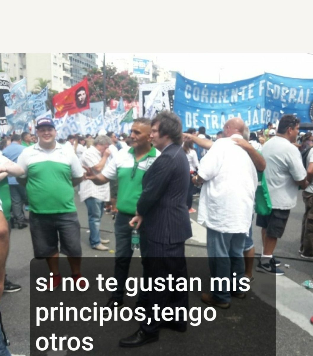 <a href="/fabitalarusa/">Fabi 🌷</a> Lo mas importante además de las obras y TODO lo bueno q hizo,
Fue q arremetió contra la corrupción...y NO SE LO PERDONARON.
Ahi lo tienes al cabeza de termo,marchando con los kukas,
pidiendo juicio politico a Macri.