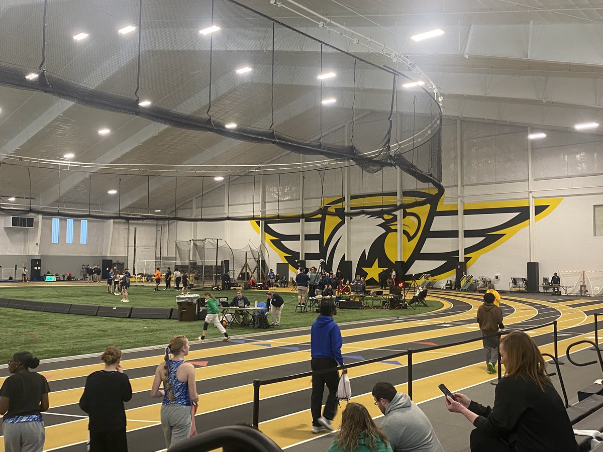 dchs_track&field tweet media