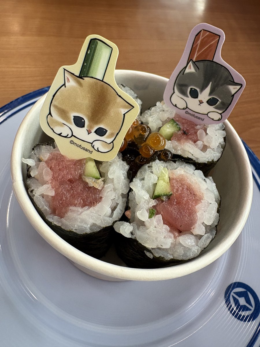 a_copom's tweet photo. モフサンドとくら寿司のコラボメニュー💗

全部かわいい🫶

ビッくらポン！の抽選のときに流れる
アニメ動画も癒される☺️

第一弾🌟2026年2月6日（金）～
第二弾🌟2026年2月20日（金）～

コラボ期間中にまた行きたい💗

@mutenkurasushi 🍣

#mofusandくら寿司コラボ #くら寿司 
#モフサンド https://t.co/GvILGSUkPv