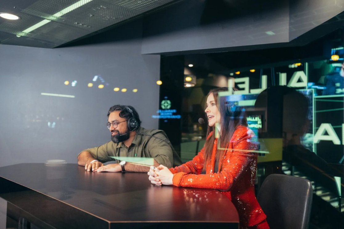 983 Media tweet media