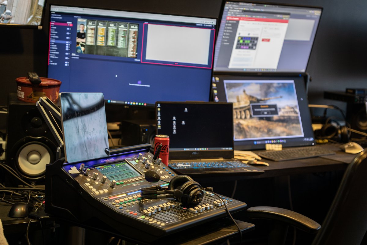 983 Media tweet media