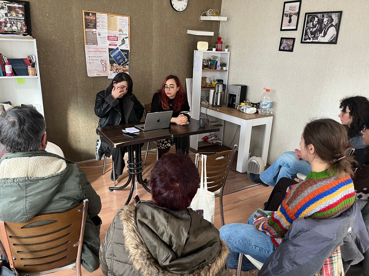 Emekçi Kadınlar Derneği (<a href="/Emekci_Kadinlar/">Emekçi Kadınlar Derneği</a> ) tarafından düzenlenen "Haklarımız Neler?" etkinliği Devrim Partisi Ayrancı Dayanışma Evi'nde gerçekleştirildi. 

Katılım gösteren herkese teşekkür ederiz.