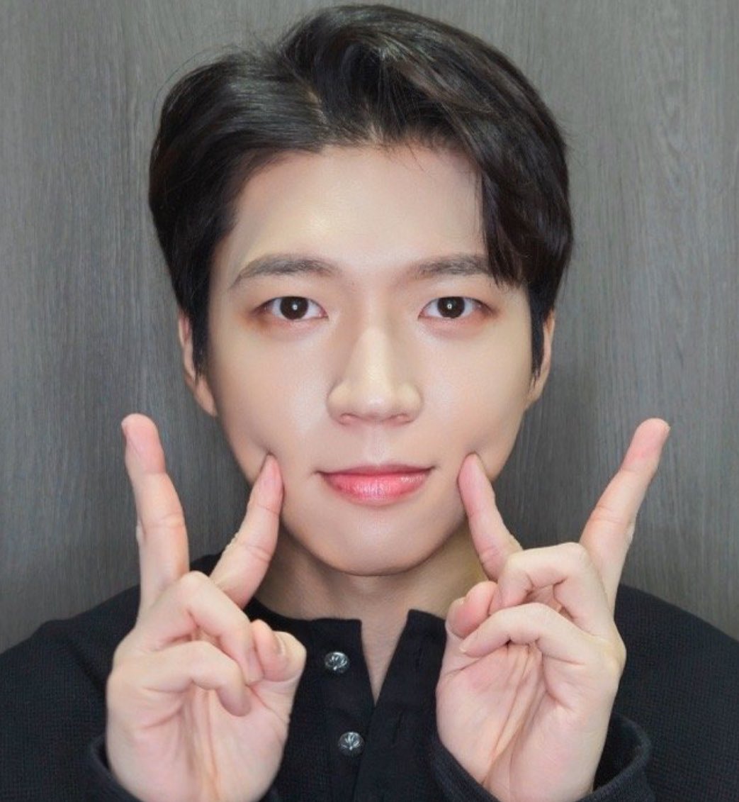 우현 아기 4살 된고니 ••• ? 

#Happy4thWooHyunDay < ?? 🥹