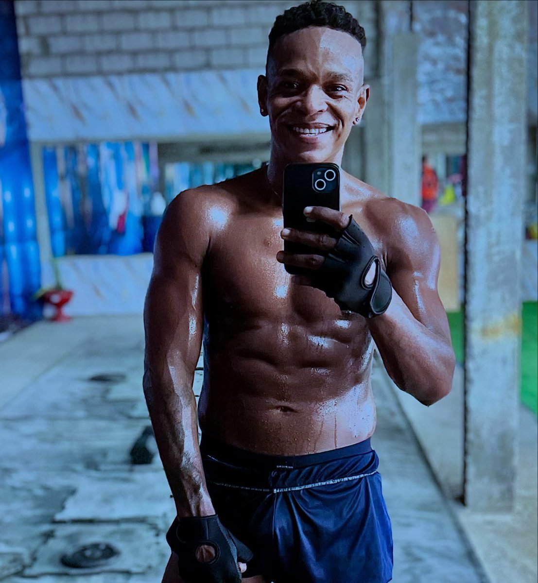 chavezcris93's tweet photo. 5 meses 🎉🎊💪🏾 #pasoapaso #esforzadoyvaliente https://t.co/BInkIQsXK6