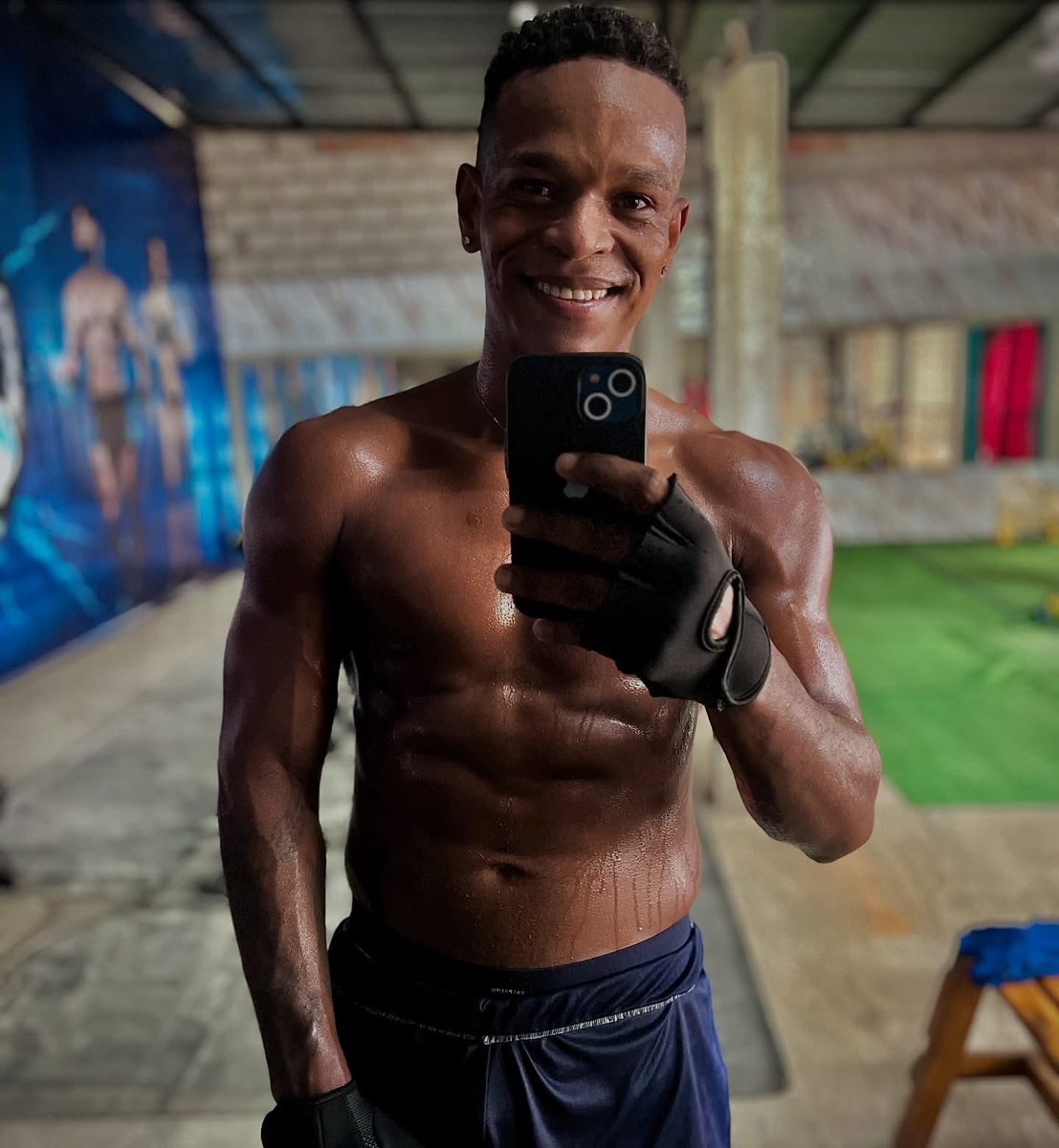 chavezcris93's tweet photo. 5 meses 🎉🎊💪🏾 #pasoapaso #esforzadoyvaliente https://t.co/BInkIQsXK6