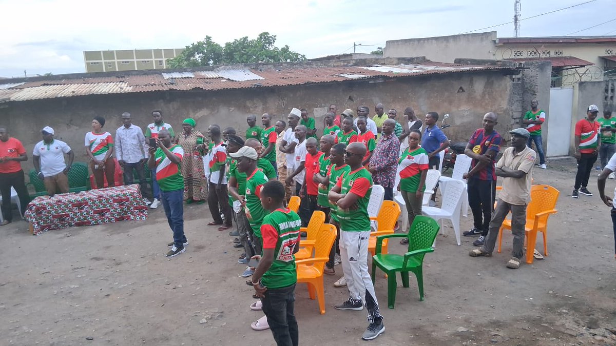 KJuvent's tweet photo. 1#Muri rwarukurikirane arimwo,umukuru w'imbonerakure muri zone Bwiza ari kumwe n'icegera ciwe n'uwurongoye imbonerakure muri quartier Bwiza ,bagendeye kur'uyu 6/2/2026 imbonerakure zo mugacimbiri 2 Bwiza aho umwubahwa arongoye imbonerakure muri zone yatanze impanuro https://t.co/uGKqXCFXxr