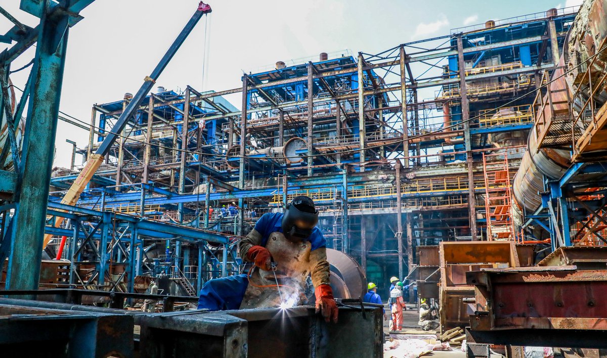 Las acciones que estamos implementando tienen como principal premisa asegurar, con el combustible disponible, los servicios esenciales a la población y las actividades económicas fundamentales. 

#Cuba no se para. Entre todos vamos a superar la actual situación. 

#CubaEstáFirme