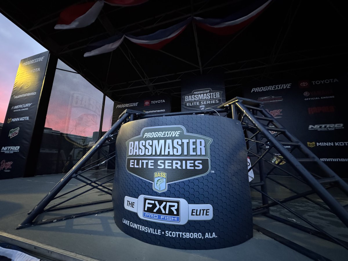 FxrProFishJapan's tweet photo. B.A.S.Sエリートシリーズ第1戦
現地ではFXR PRO FISH が大きくブース出展をしております。
新作の受注や展示、その他レギュラーアイテムの販売も行われており多くの観客で賑わっています。 https://t.co/KNpjKSEP6v