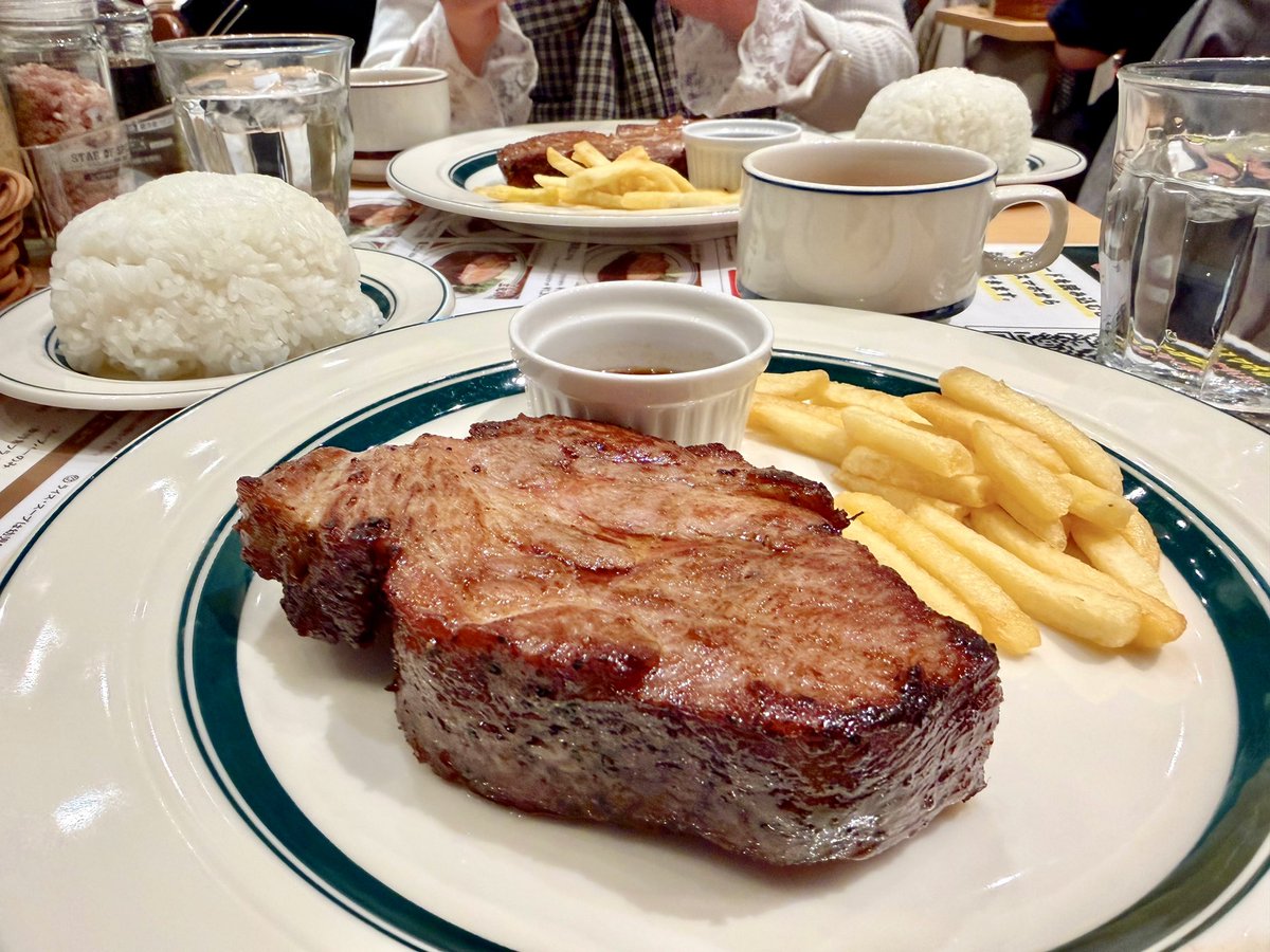 CandyXxx77's tweet photo. ずっと気になってたマロリーポーク🍖🍖

🌟ポークステーキ(高尾山)
・レギュラーセット

先輩と気合い入れて行ったけど、
高尾山で精一杯だった🥵🍽️笑

いつかキリマンジャロにチャレンジしたい⛰️💪🏻✨

ただ1つだけ言うなら、
お仕事中のお昼休みに
行くお店ではないかなww
#マロリーポークステーキ https://t.co/eevucPLyoF