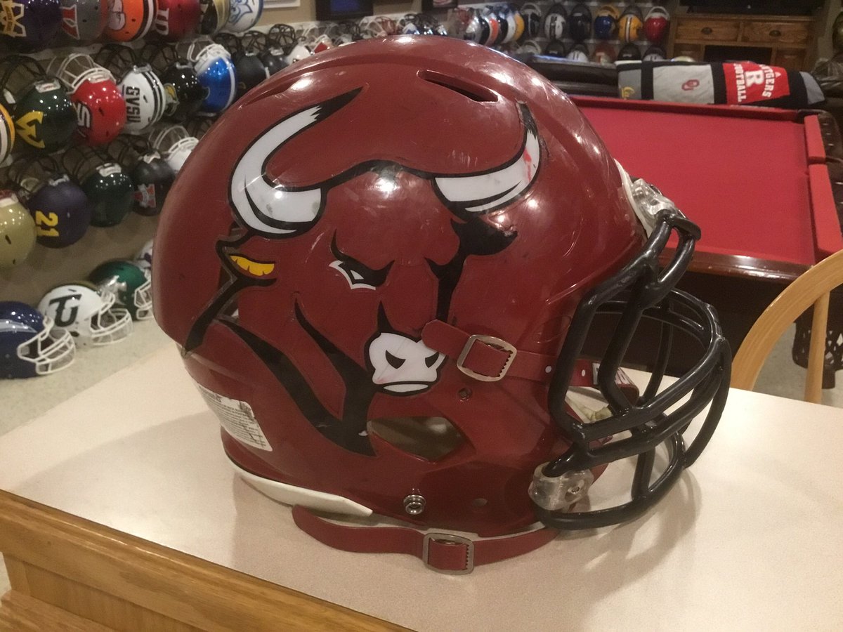 JerryQuickel's tweet photo. Helmet of the day #14! University of Colorado-Mesa Mavericks! @CMUMavsFootball play @D2Football out of the @RMAC_SPORTS  in Grand Junction Colorado! @CoachKochevar leads the Mavs who now sport a white lid! @RMAC_Insider @CFBHome https://t.co/dy0ohcFELs