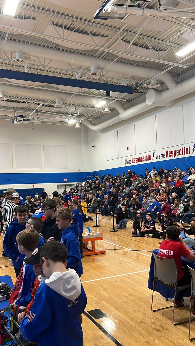 kohli_tom's tweet photo. The “Hart” of robotics tournament at Lake Elementary!  Awesome event!  Rock’em Streaks! https://t.co/kJcllAVSJe