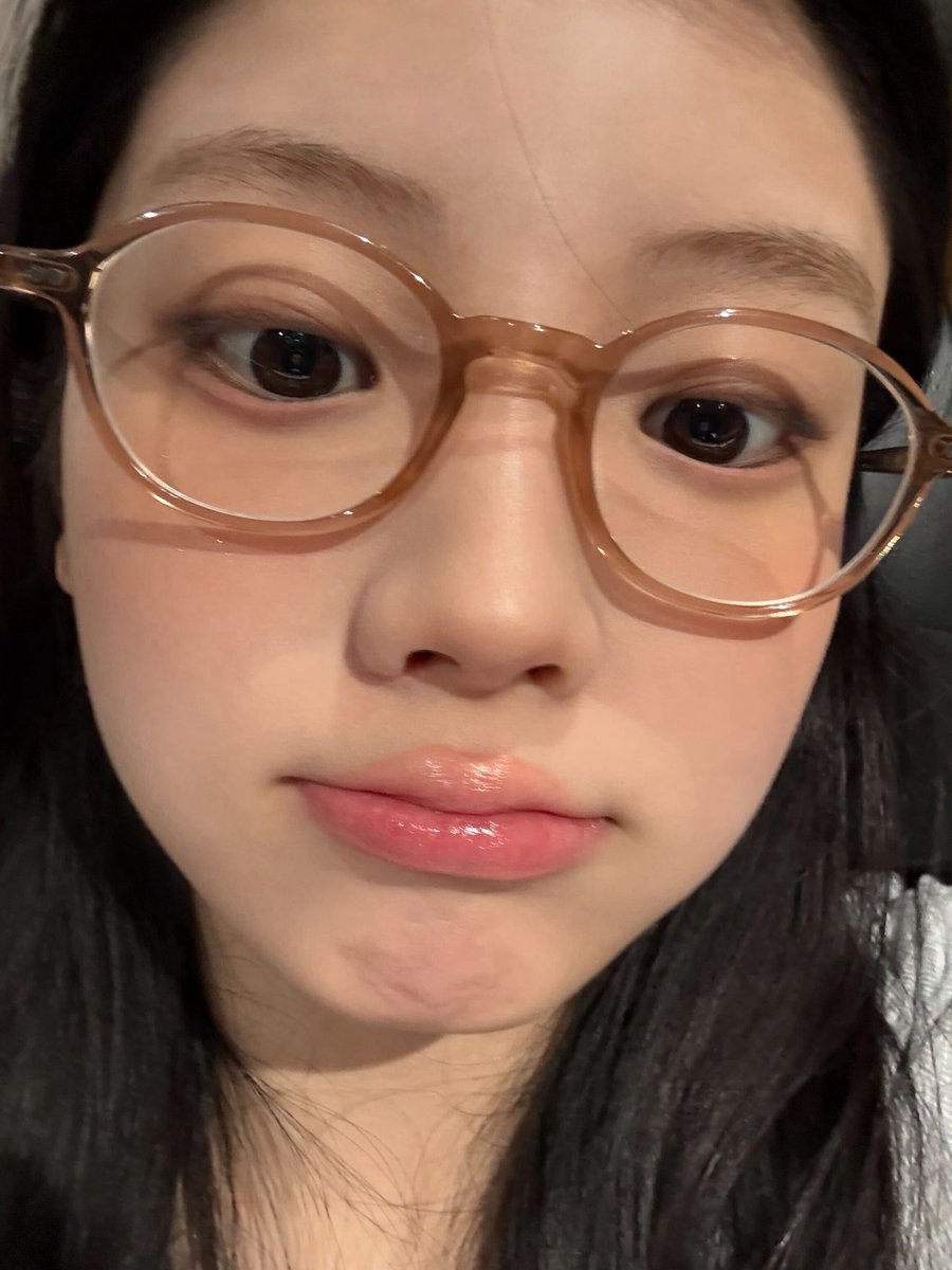 영긴히 tweet media