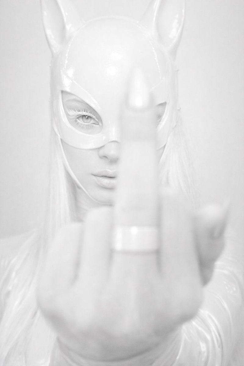 grey4626's tweet image. FOR THE SNOWFLAKES IN THE BACK...LISTEN THE FUCK UP BITCHES...

@NICKIMINAJ didn't just endorse Trump. 

She detonated a fucking thermonuclear warhead straight into the heart of your manufactured reality.

The Barbz...millions of razor-sharp, battle-hardened, loyalty-forged