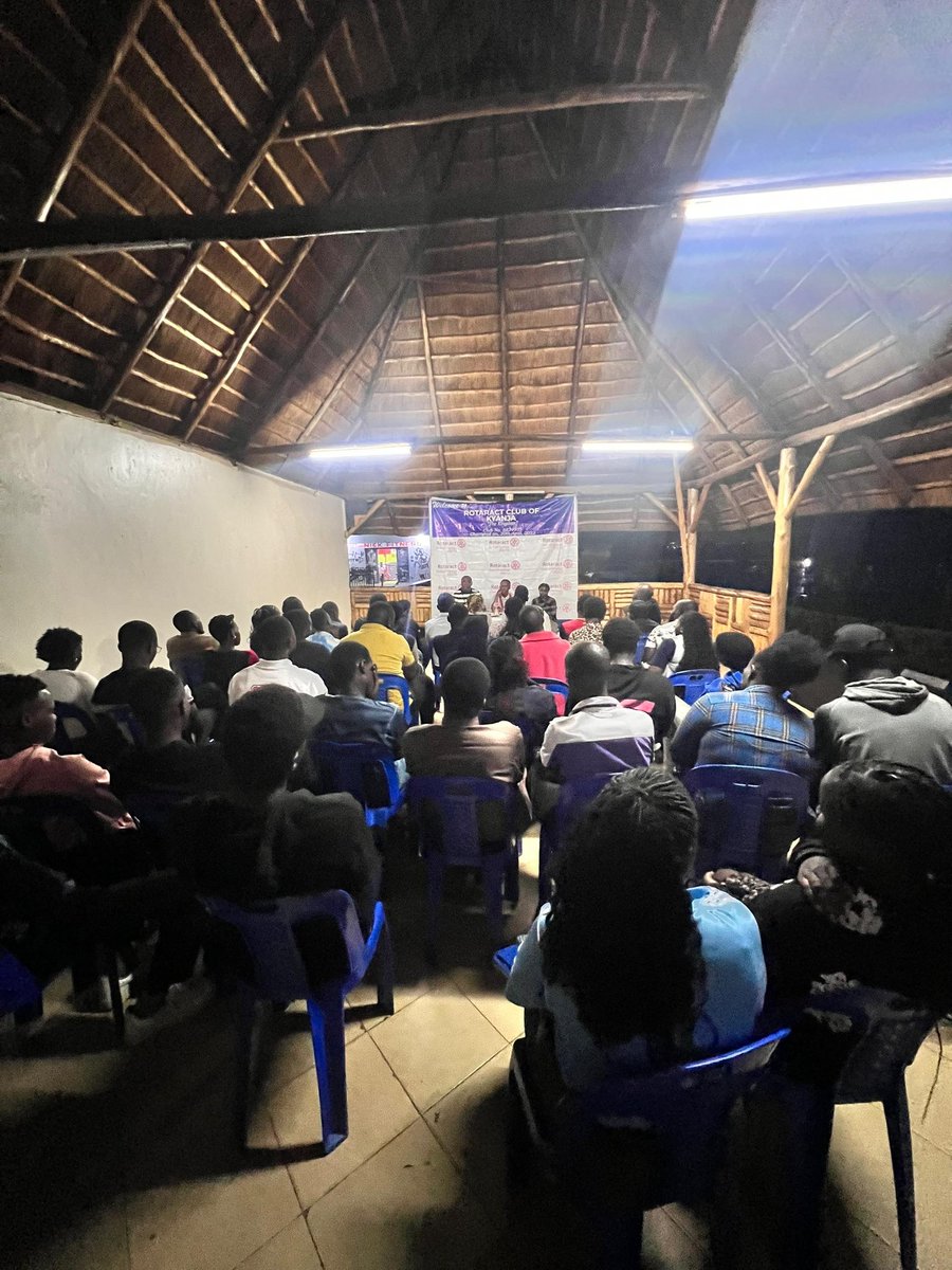 kyanjarotaract's tweet photo. The house was filled to capacity as we hosted @idringp in our Friday fellowship.
laughters were cracked,we got inspired,we learnt
By now we have a reason to stay resilient to our goals and passionsβ€οΈπ Kudos to everyone that joined usππ @idringp thank you #Rotaryworldover https://t.co/RBpAXPNyos