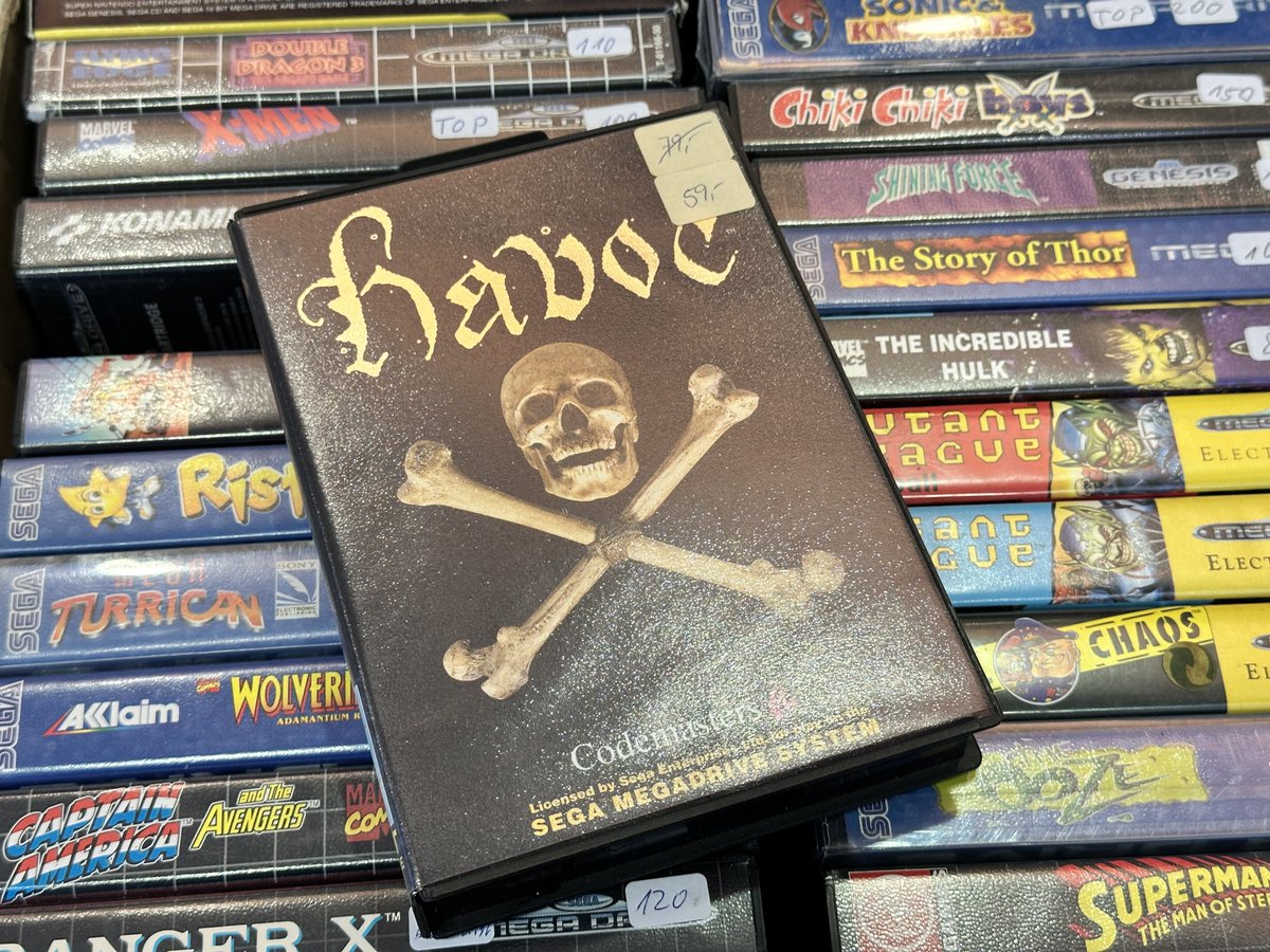 JoachimHesse's tweet image. Auf der #Retrospielebörse habe ich das Totenkopf-Cover von Hüpfspiel #Havoc für #MegaDrive in die Hand nehmen können, das seinerzeit in England erschienen ist. Schick! Den alten Preis vorne hätte ich sofort bezahlt, doch der Verkäufer wollte afair €170 dafür.