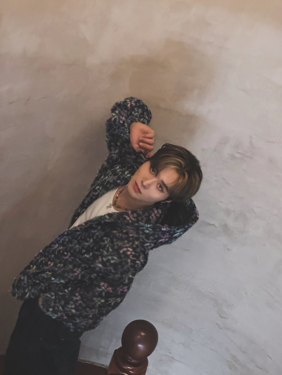 eastshinefr_fan's tweet image. ℹ ♡ [#IEL] 

Deuxième fan-con 🖤 

instagram.com/p/DUbB1YYko0g/…

#EASTSHINE #이스트샤인 #EASTSHINE_FR
#イーストシャイン #อีสไชน์