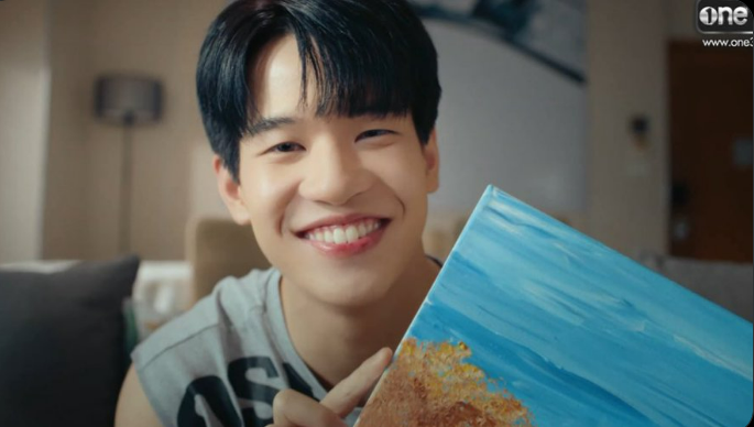 tomyumsab's tweet photo. ยิ้มปากจะฉีกถึงหูแล้ว ต้าวม๋าเด็ก ออร่าความสุขพุ่งปรี้ดดดดด

 RELOVED THE SERIES FINAL EP
#RELOVEDFinalEP https://t.co/U3XVm1C4O2