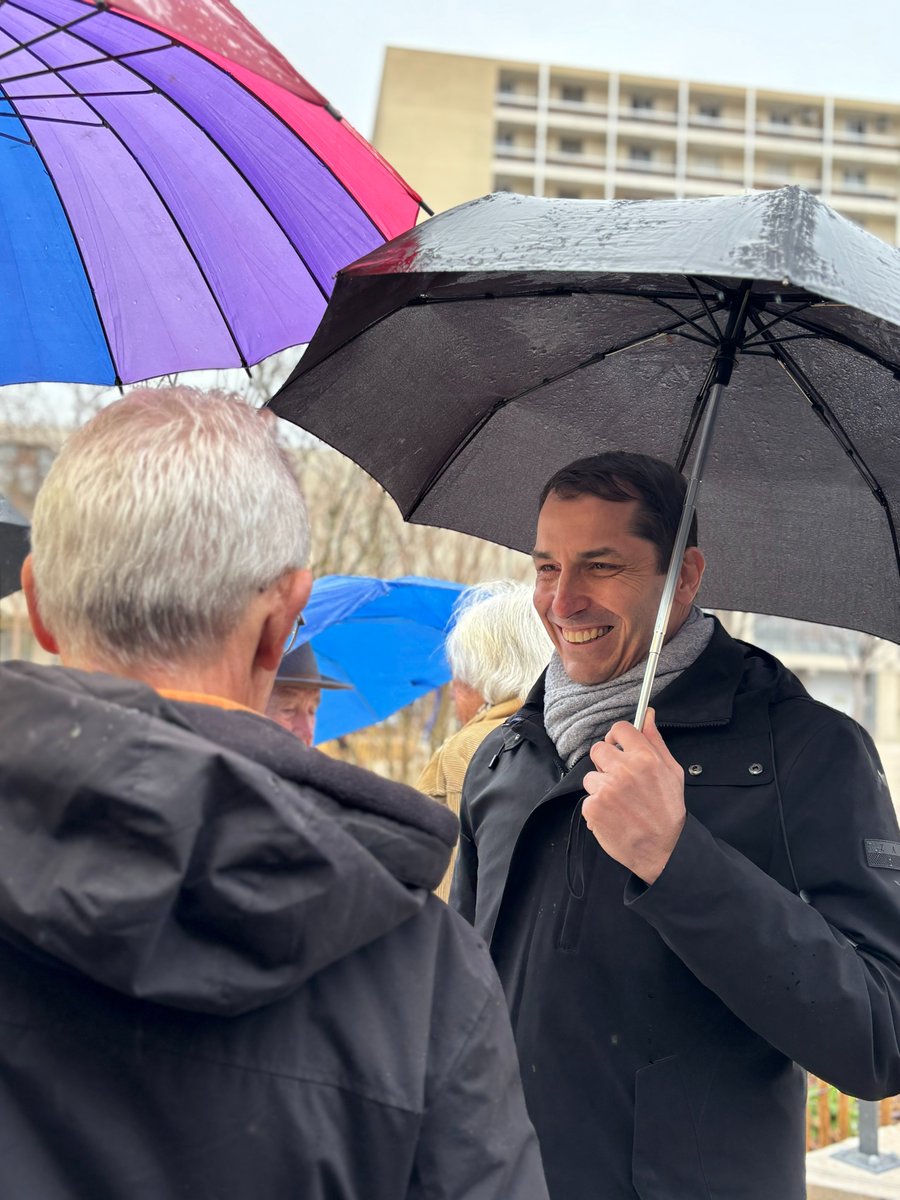 Nous étions présents à l’inauguration de la place Romée de Villeneuve.