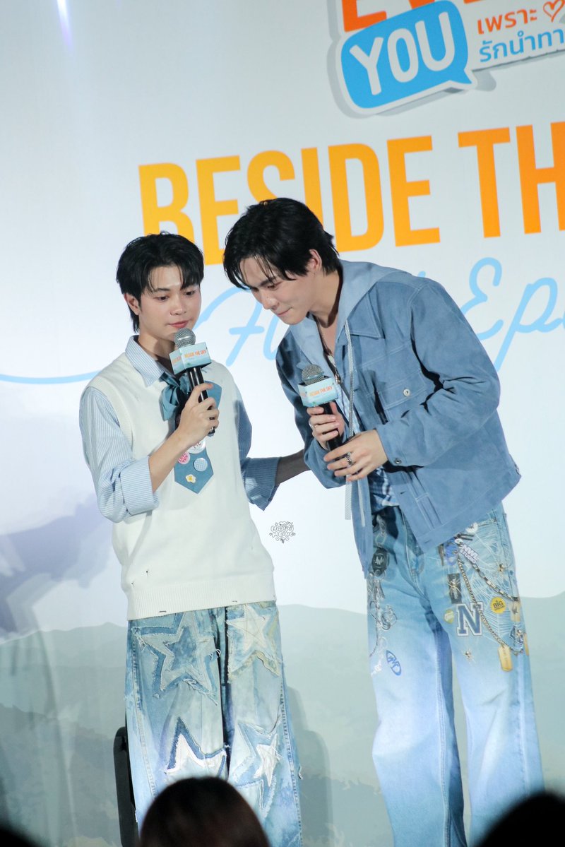 ผมรัก Size diff ว่ะ! ตัวสูงก้มลงฟังตัวเล็กงี้ ไอ่บ้าออกมาจากนิยายบ่
( <a href="/bbverpj/">ต้นฝ้า</a> <a href="/tonliew_mtp/">Typhoon</a> ⛅️·ᴗ·)
#บีเวอร์ต้นหลิว #BeverTonliew 

GOOD BYE TONFAHTYPHOON
#BesideTheSkyFinalEP