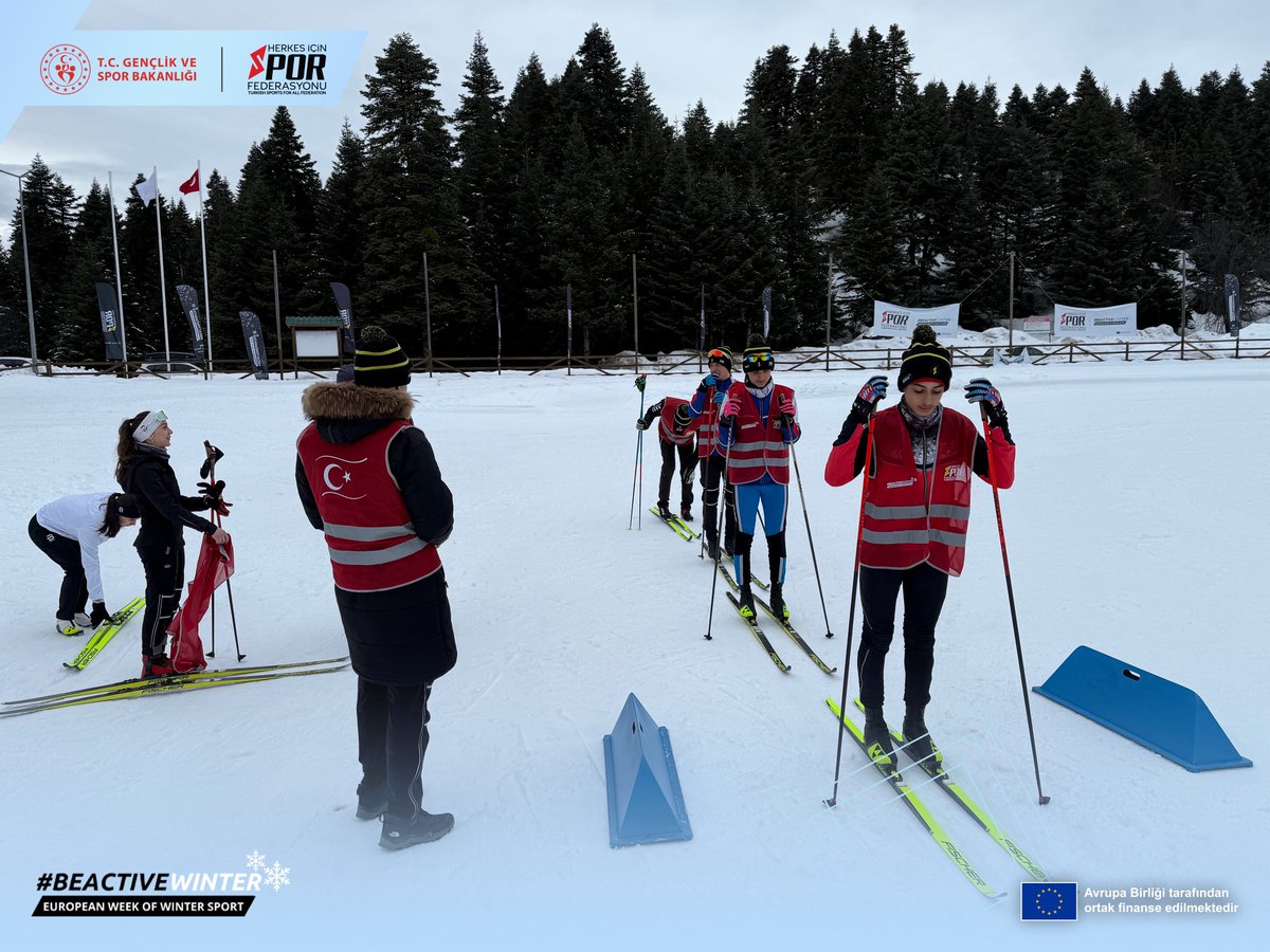 hisfed's tweet photo. Kar, spor ve hareket; Bolu Gerede’de bir aradaydı. ❄️
Bolu Gerede’de Avrupa Kış Sporları Haftası kapsamında kar üstünde atıcılık, kar voleybolu, karda futbol ve birbirinden farklı spor etkinlikleri ile kayak eğitimleri gerçekleştirildi. ⛷️
#BeActiveWinter #EWWS https://t.co/VcZ2ImHLpc