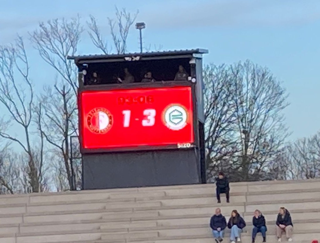 FC Groningen o21 wint met 1-3 op Varkenoord van Feyenoord o21. 
Groningse goals van Jesper Mosselaar, Levi Roeland en Ryan Metu.