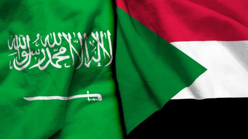 بيان سعودي حازم وهام ضد جرائم الدعم السريع..

"توقفوا فورًا عن ارتكاب الجرائم في السودان":

 أعربت وزارة الخارجية عن إدانة المملكة العربية السعودية واستنكارها الشديدين للهجمات الإجرامية التي شنتها قوات الدعم السريع على مستشفى الكويك العسكري، وعلى قافلة إغاثية تابعة لبرنامج الغذاء