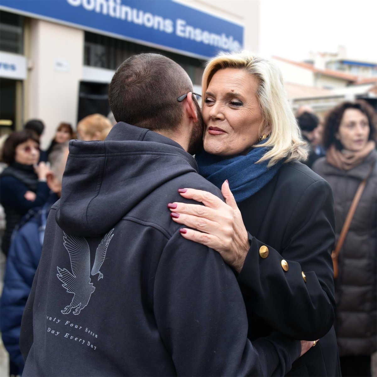 MTabarot's tweet image. 📌 Michèle TABAROT • Continuons Ensemble !
Merci du fond du cœur pour cette magnifique inauguration de notre permanence de campagne.
Vous étiez très nombreux ce matin, pleins d’énergie et d’enthousiasme, à nous témoigner votre soutien et votre amitié [1/2]