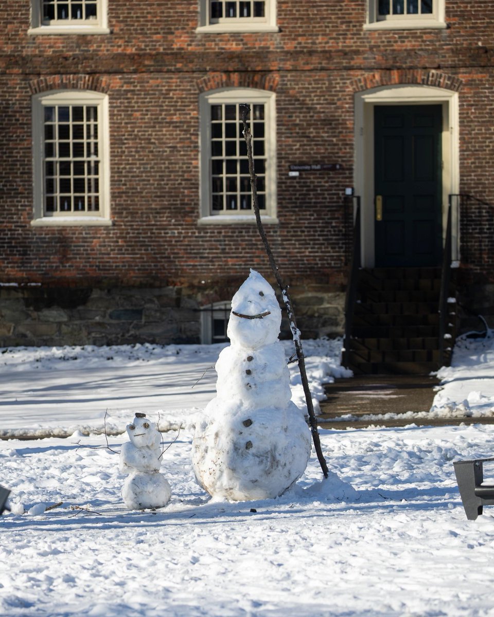 brownu_csp's tweet photo. The snow and cold have us dreaming of warm summer days, welcoming our Scholars to campus. 

📷 Nick Dentamaro https://t.co/r4pphqRm4K