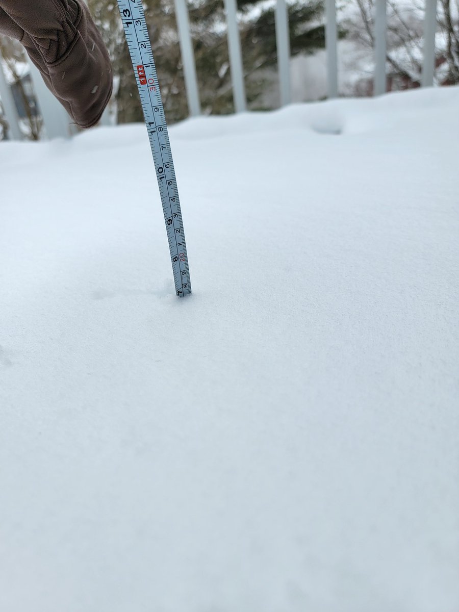 markthefoamguy's tweet photo. @BOS25Weather @NWSBoston @WX1BOX Looks like about 6.5" in Dudley, MA. That last heavy band added 2-3" https://t.co/eK6pu1c7oW
