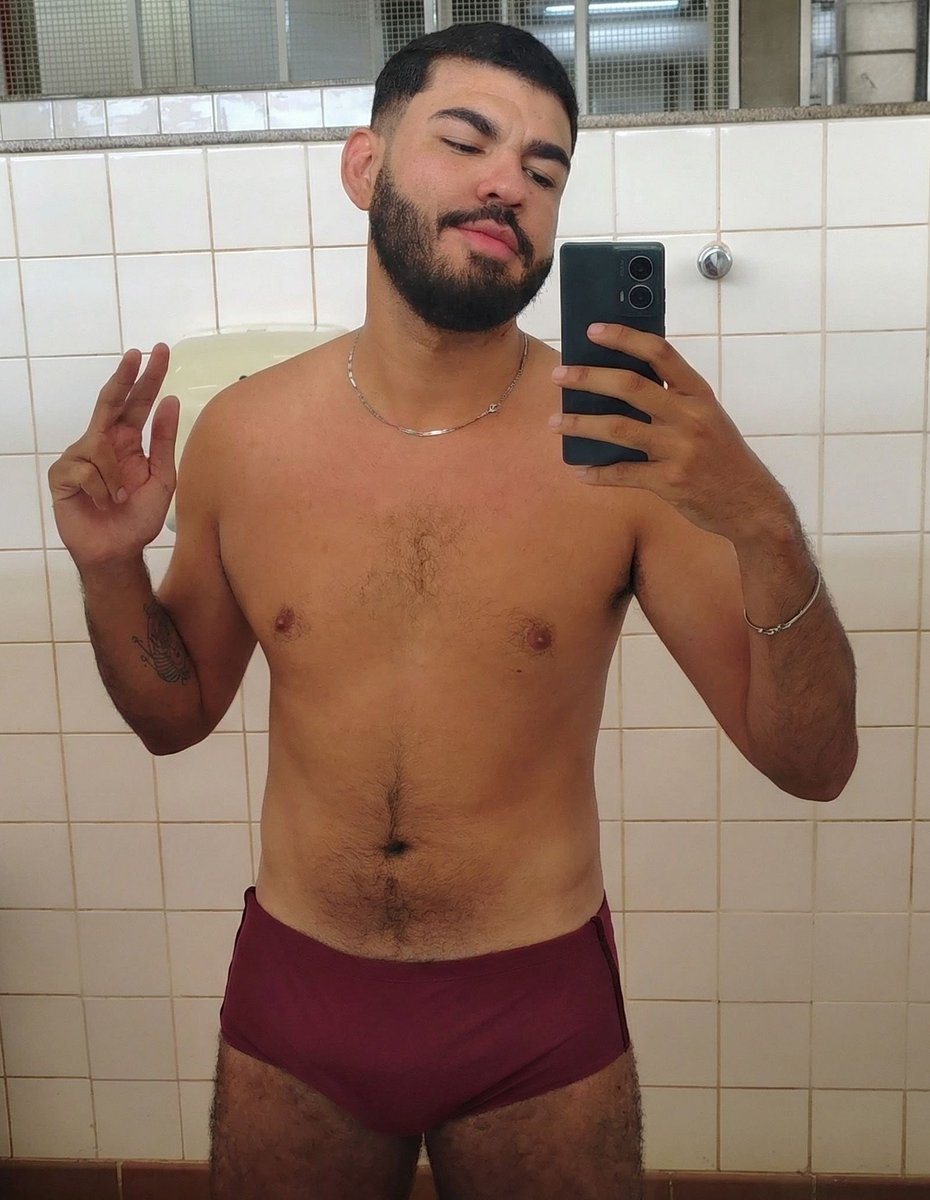 o sol apareceu, cá estou novamente!
fã n° 1 do verão.. 😜