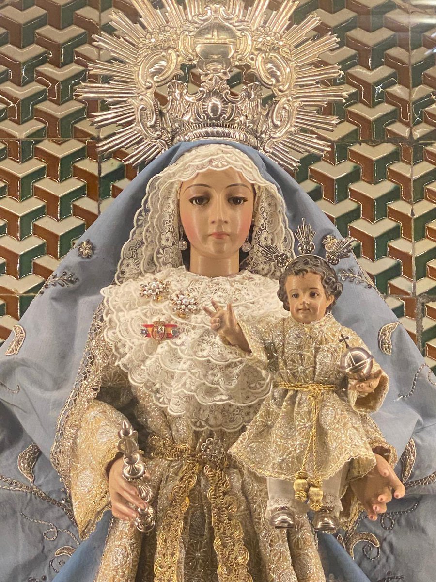 Hoy, sábado, saludamos a la Santísima Virgen.

Nuestra Señora del Prado, ruega por nosotros.

#TDSCofrade #PradoSev