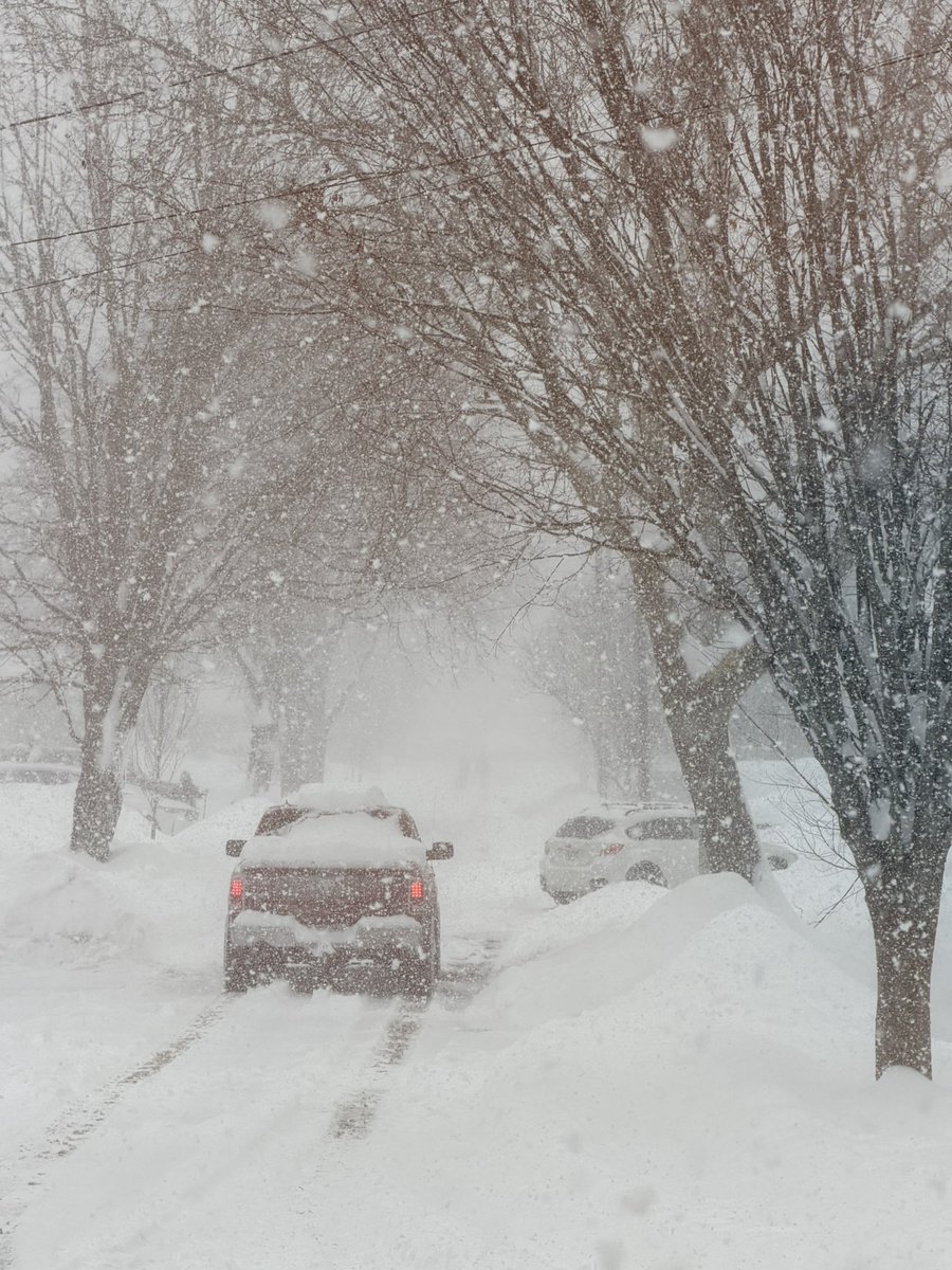 Visibility quickly down to less than .25 miles. We are definitely in the band now! #beverlyma #mawx