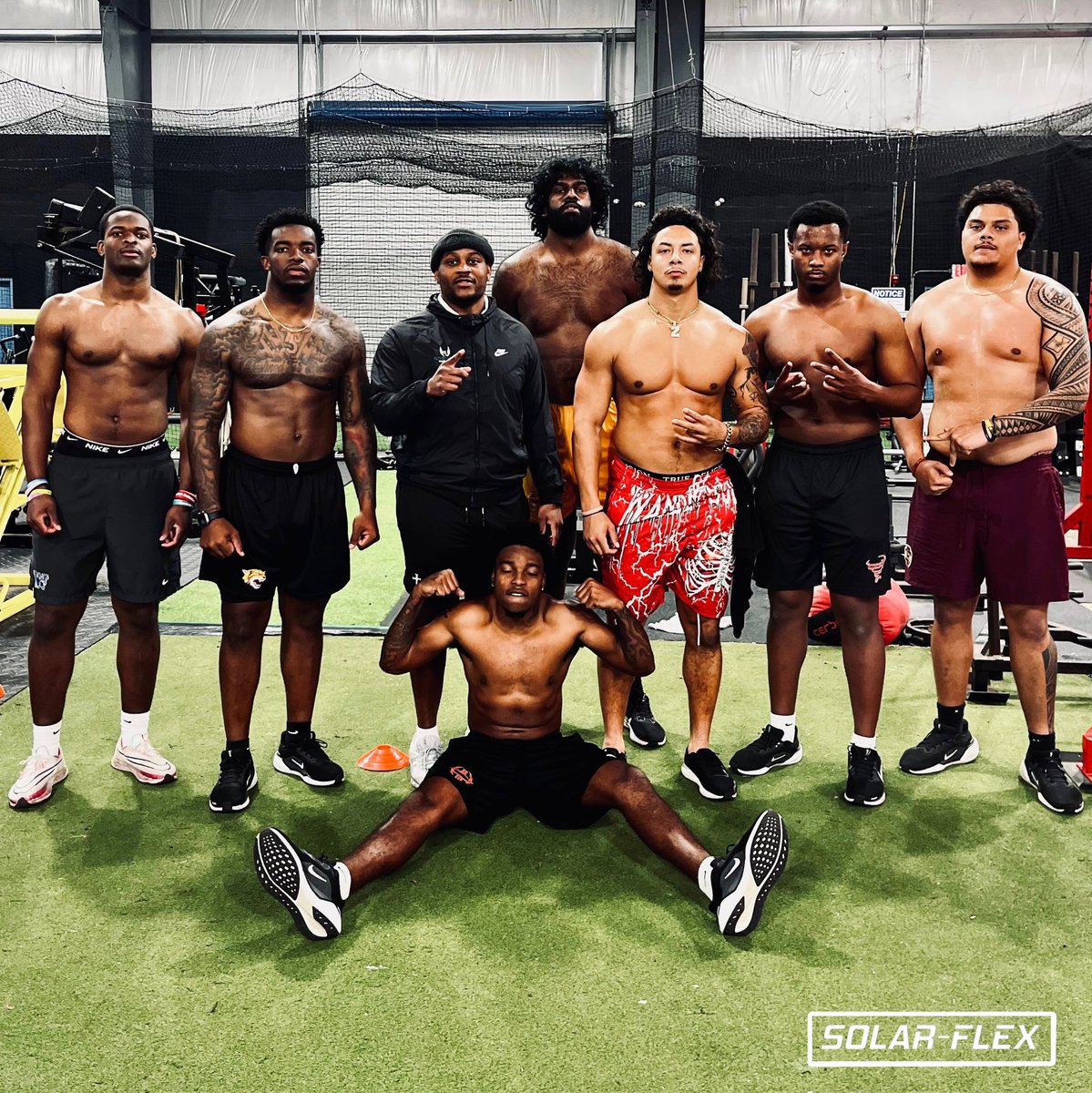 RufusJefferson3's tweet image. KEEP SLEEPING, YOU'LL FIND OUT SOON ENOUGH.....💯✔️
#TJ5.....®️
#CHO5️⃣EN.....🙌🏿
#GameChanger.....🎯
#PreparationMeetsOpportunity..  ✔
#HailWildcats....🐆
#HornetNation.....🐝
#QB1/2023....🎓
#God'sPlan.....🙇🏿‍♂️
#TheSilentAssassin......🏈Daytona Beach