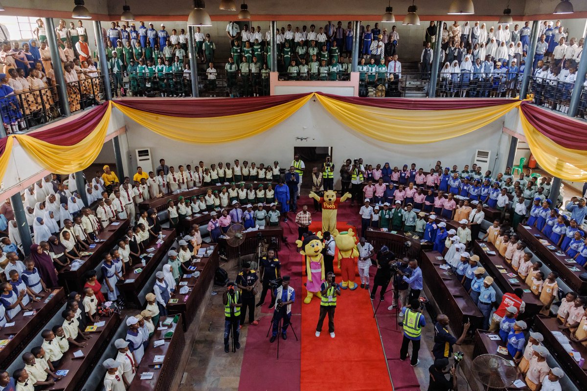 oyoat50's tweet photo. HOW IT WENT DOWN ON DAY 8…

Presentation of Stationary to schools in Oyo State by the wife of the Governor ENGR. TAMUNOMININI MAKINDE FNSE. 
@oyostategovt @Oyoaffairs https://t.co/FJfm83MWyK