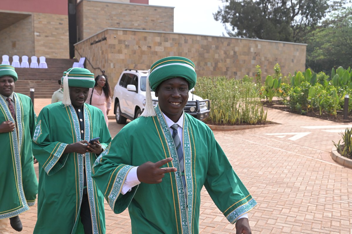 AKU Graduate School of Media and Communications tweet media