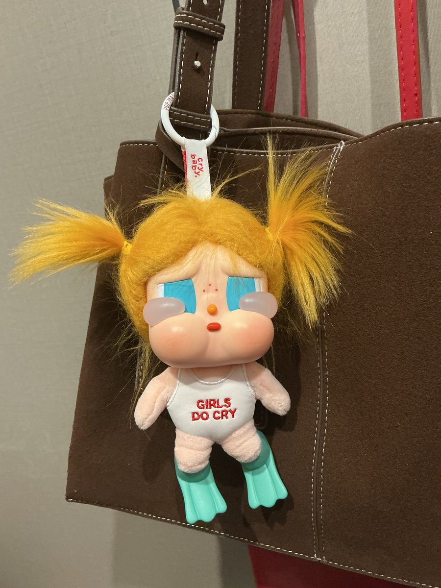 ส่งต่อกระเป๋า ￼Something tartine bag เราซื้อมา1700+ 
ส่งต่อ1200 รับcry baby+300 รสนะคะ #ส่งต่อกระเป๋า 
#ส่งต่อกระเป๋ามือสอง #โล๊ะตู้เสื้อผ้า #ส่งต่อstylist #ส่งต่อvghbkk #ส่งต่อเสื้อมือสอง