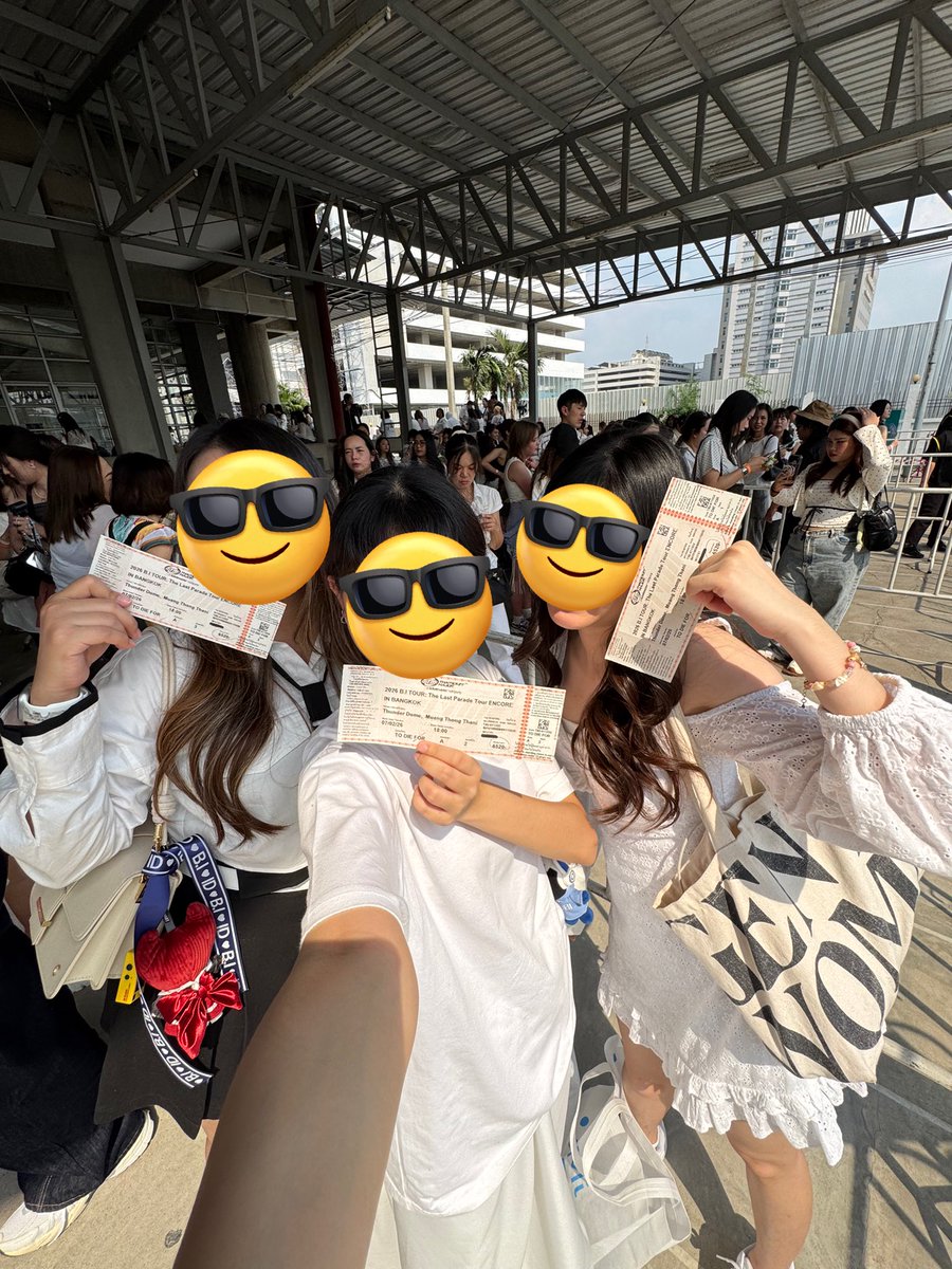 หัวแถวที่แปลว่าคิว 1,2,3 รอบที่แล้วคิวหลักเดียวตื่นเต้นแล้วรอบนี้ได้เลือกที่คนแรกจ้าตื่นเต้นสุดๆ5555
<a href="/Catesupatcha/">Tangerine 🌻</a> <a href="/nxtchx97/">ㄴㅊ 🆔</a> 
#2026THELASTPARADEENCOREINBANGKOK