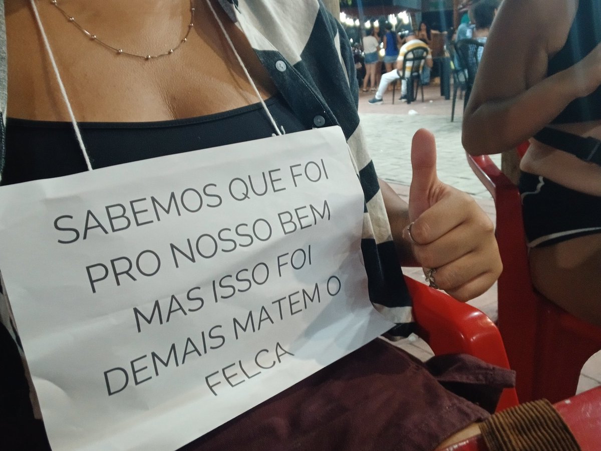 layssawh's tweet photo. tivemos que sair nas ruas do Jaraguá folia pra ver se dar mais resultado #voltachat
meu primeiro Carnaval com meus queridoss!!! https://t.co/cah3r6SUoP