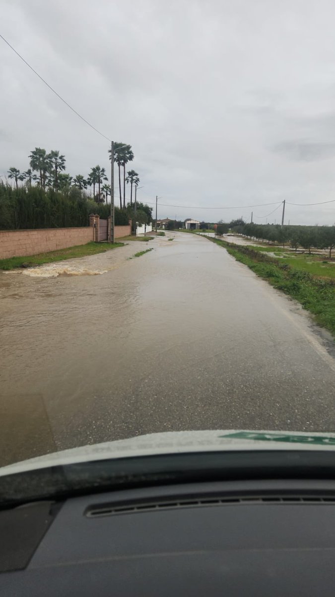 🔴ÚLTIMA HORA
Se recomienda extremar la precaución en la circulación por la avenida de la Victoria (carretera La Paz- Los Algarbes) debido a la acumulación de agua en la calzada.
Se aconseja utilizar un itinerario alternativo por la A-4.