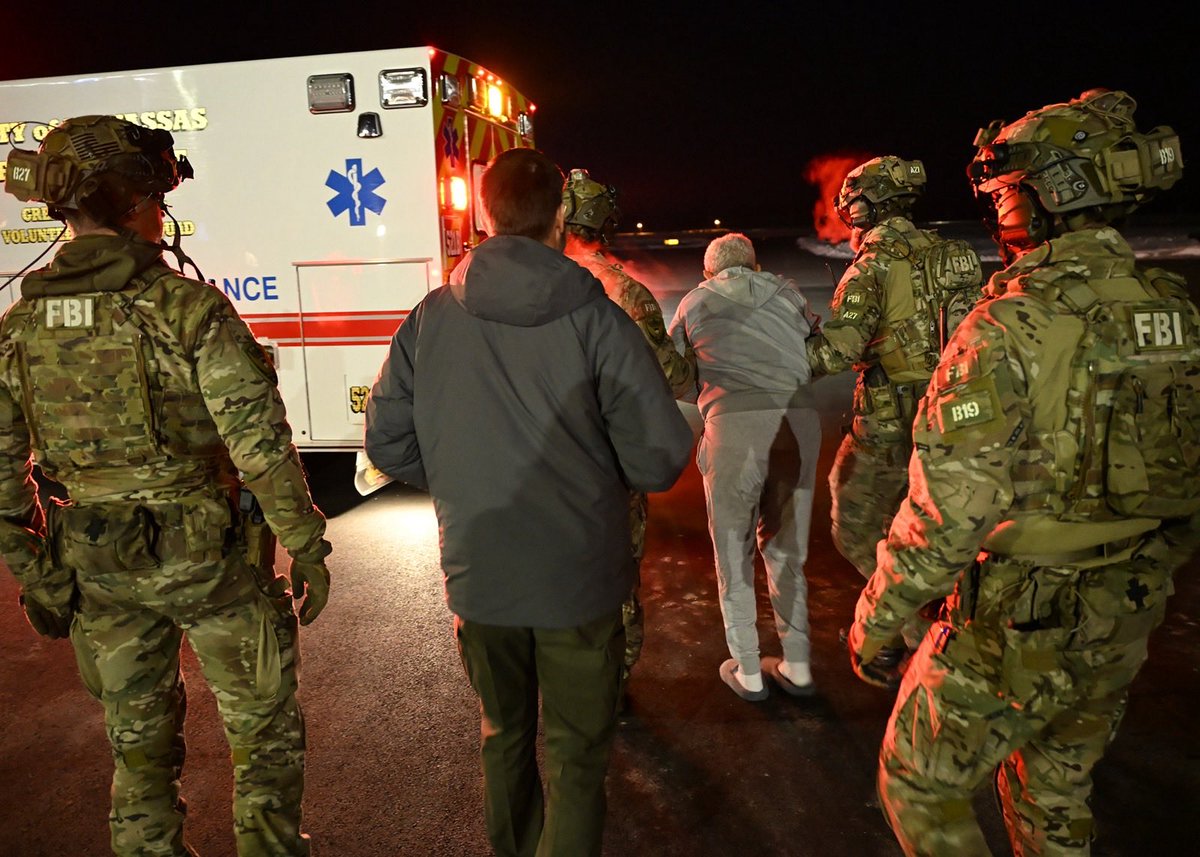 FBIDirectorKash's tweet image. Benghazi was never forgotten. 

Yesterday’s arrest proves time doesn’t shield terrorists from justice, it just extends the runway for accountability.